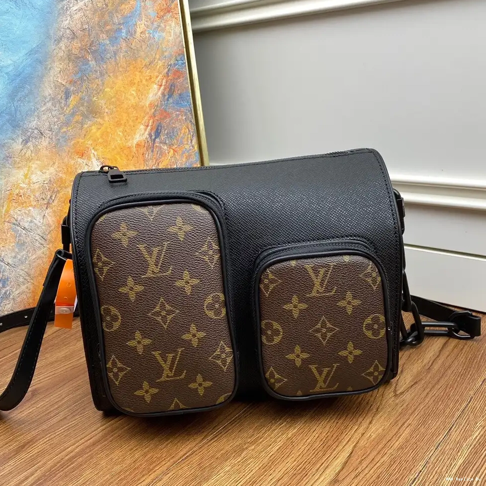 AAA Pruses Bags VUITTON MESSEANGER BAG LOUIS 0604